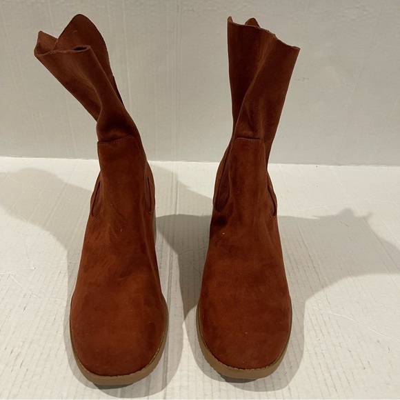 Women’s Sun + Stone Lyraa Brown Faux Suede Heel Boots Size 9.5 US! - Picture 3 of 8